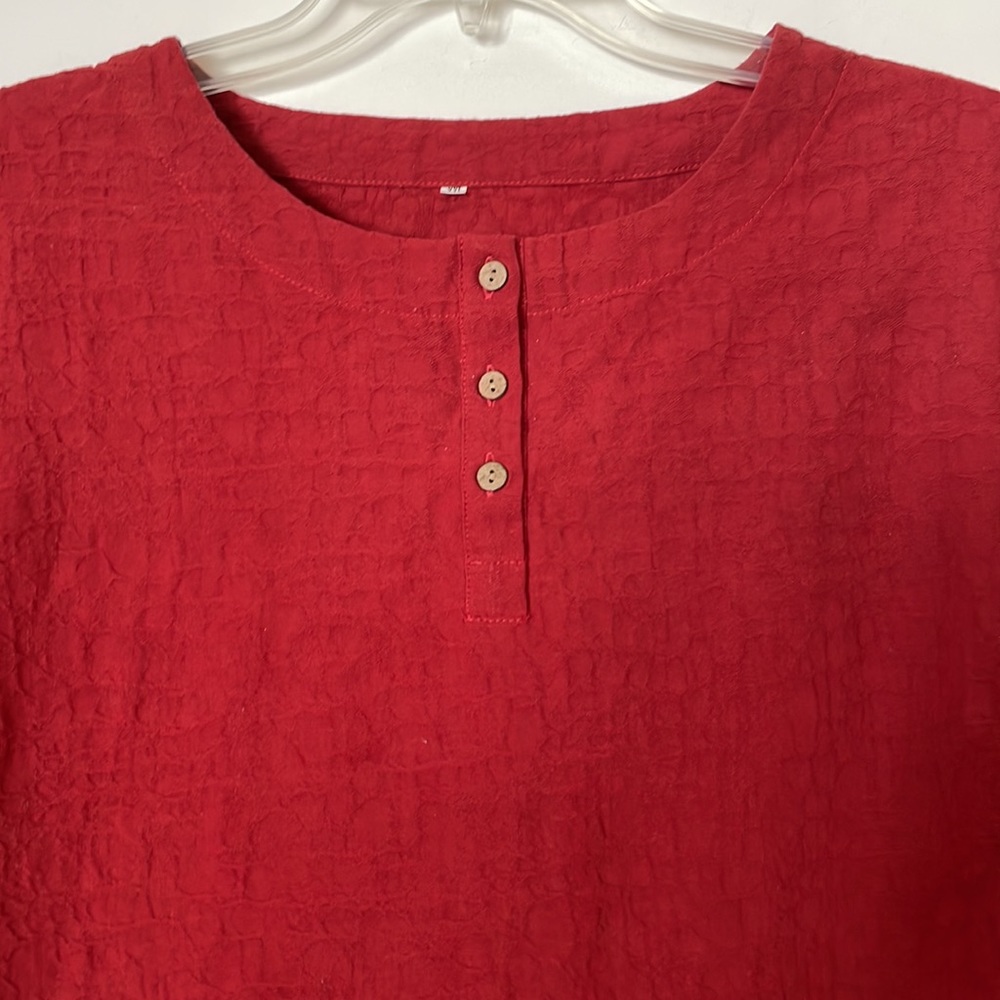 Beautiful Red Top - Picture 3 of 7